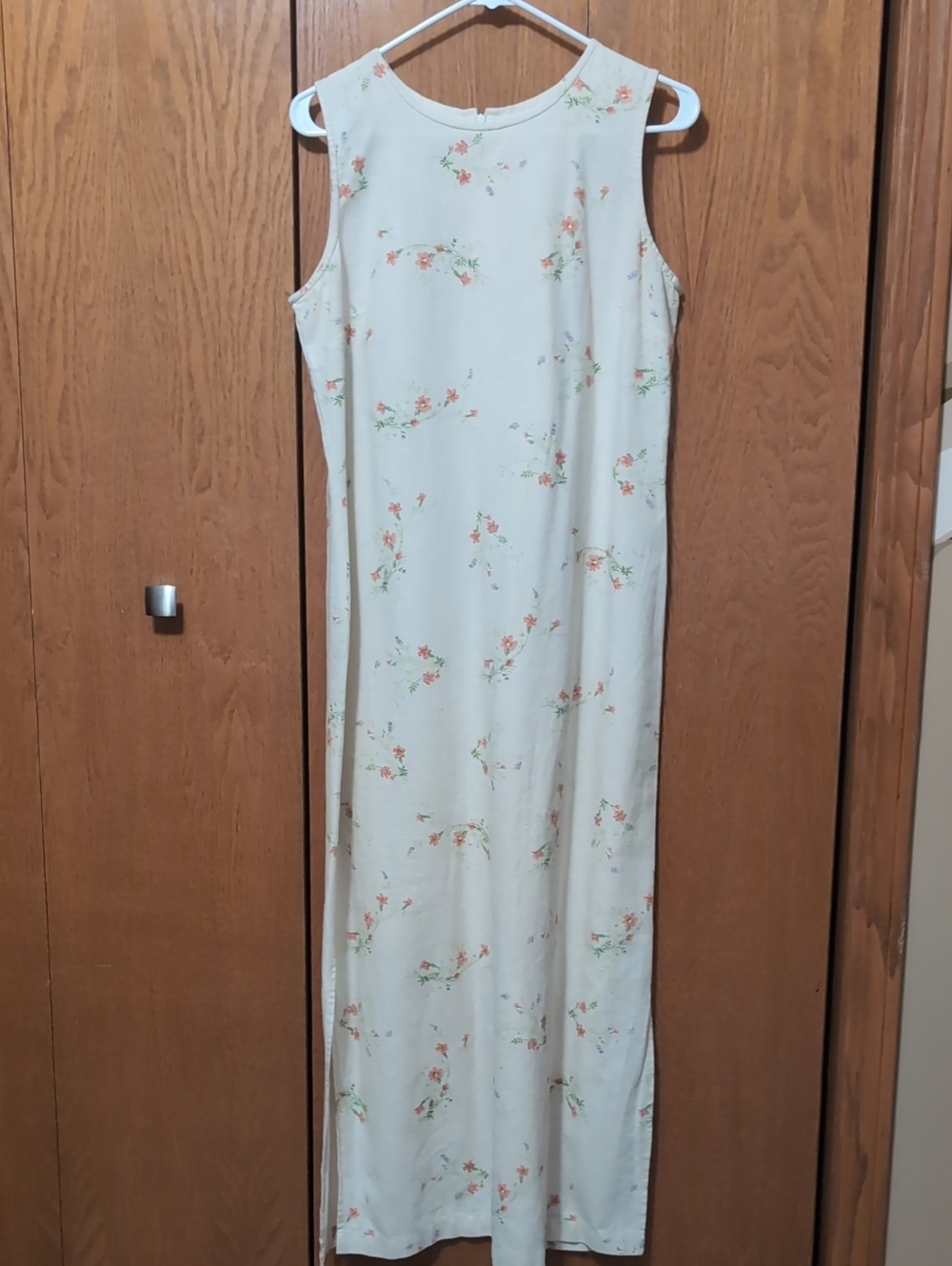 Relativity Cream Sleeveless Floral Maxi Dress with Peach Accents (M)